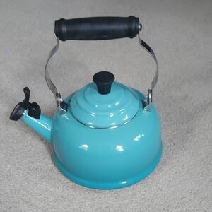 Le Creuset Turquoise Whistling Tea Kettle ,used, good condition